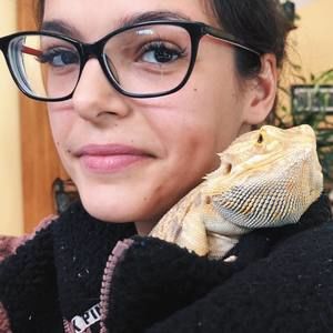 Meet your Posher, Dayna